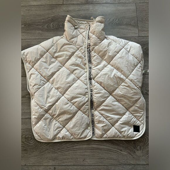 Free peoplechill out puffer vest very lightweight